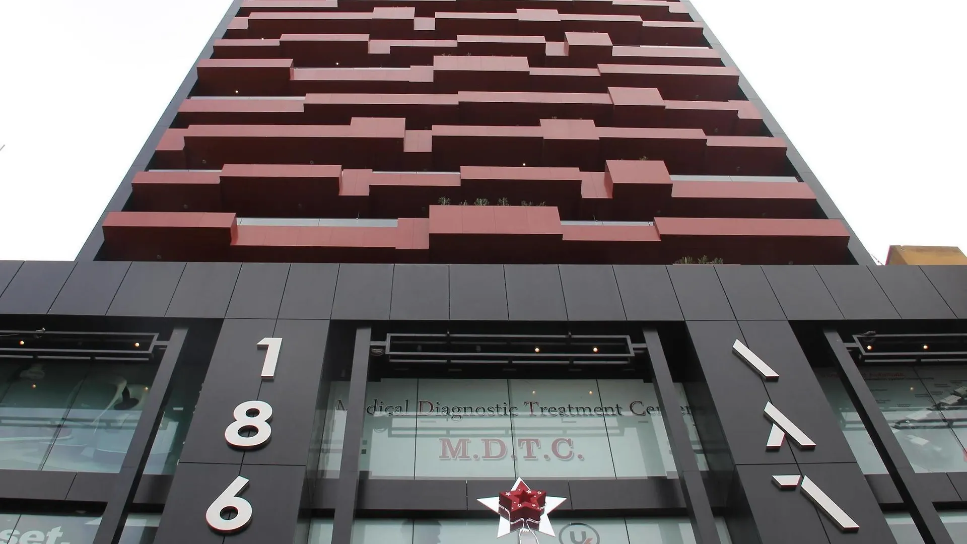 1866 Court & Suites Hotel Beirut 5*,
